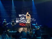 YFSF: Ο θρύλος Bono στην σκηνή στο πρόσωπο του Βαγγέλη Παπαδόπουλου
