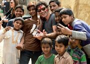 «Ένας κόσμος»: Το ντοκιμαντέρ του Χριστόφορου Παπακαλιάτη για την ActionAid σε Α' προβολή στον ALPHA