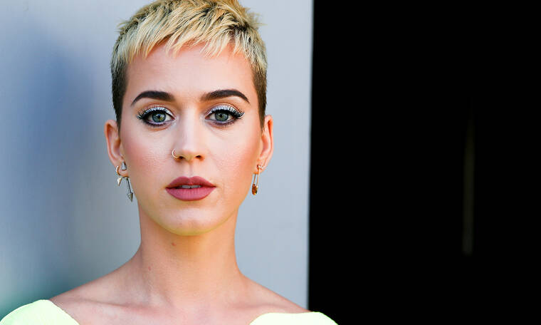 Η Katy Perry έκανε την ανατροπή – Έτσι βγήκε στον αέρα του American Idol