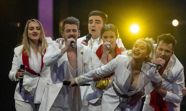 Eurovision 2019: Μαυροβούνιο: H ερυθρόλευκη εμφάνιση με τις χρυσές λεπτομέρειες (photos+vid)