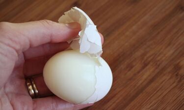 Έτσι θα καθαρίσεις εύκολα το αυγό σου! (photos)