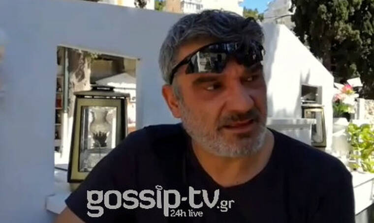 Κηδεία Ευριπιώτη: Ο Κώστας Αποστολάκης αποχαιρετά βουρκωμένος τον φίλο του (exclusive video)