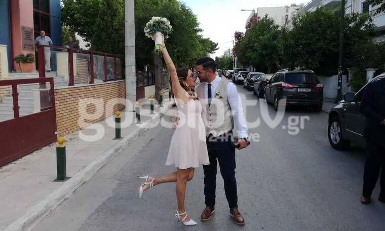 Γάμος Χατζίδου: Οι πρώτες εικόνες από το Δημαρχείο (exclusive photos+video)