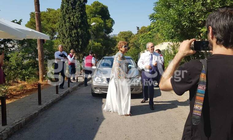Γάμος Μπαλατσινού - Κικίλια: Οι γονείς του ζευγαριού στην εκκλησία (exclusive photos)