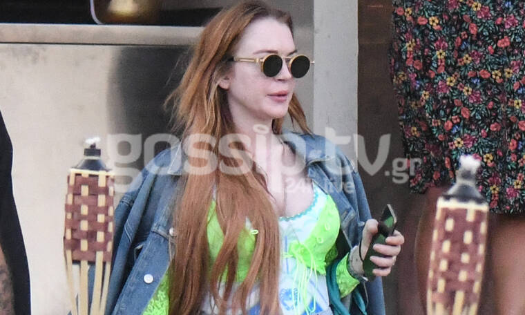 Lindsay Lohan: Χαλαρή και ατημέλητη στη Μύκονο - To total jean look της (photos)