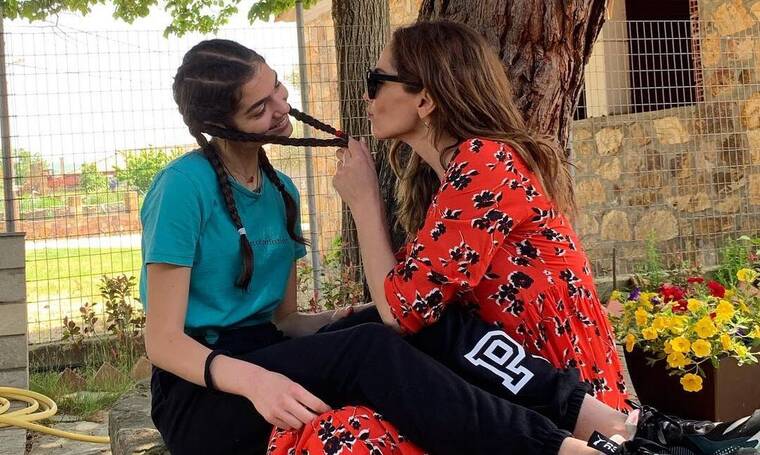 Δέσποινα Βανδή:Η Μελίνα μεγάλωσε και δεν σταματάει ν’ ανεβάζει στιγμές μαζί της στο Instagram (pics)
