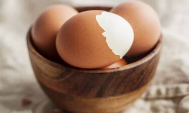 Προσοχή! Αν τρώτε έτσι τα αυγά, σταματήστε αμέσως! (photos)