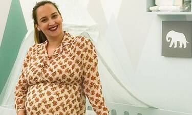 Κλέλια Πανταζή: Ποζάρει ολόγυμνη στον 7ο μήνα της εγκυμοσύνης της για καλό σκοπό! (photos)