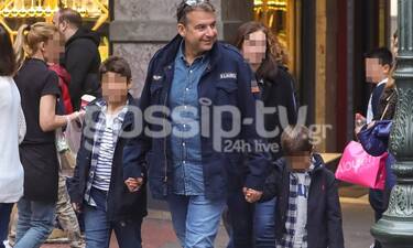 Ο τρυφερός μπαμπάς Γιώργος Λιάγκας βόλτα με τα παιδιά του  (photos)