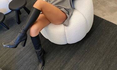 Φόρεσε μπότες μες στο κατακαλόκαιρο και πήγε στο γραφείο της! (Photos)
