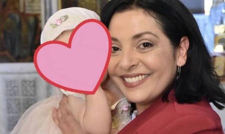 Ανδρίτσου: Οι αδημοσίευτες φωτογραφίες με την κόρη της ανήμερα Πρωτοχρονιάς έγιναν viral! 