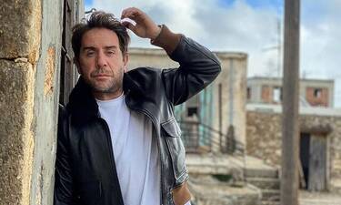 Γιώργος Μαζωνάκης: Πρωταγωνιστεί στη συλλογή των Hôtel Costes με το τραγούδι «Den Ime Ego»