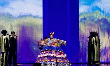 Eurovision 2021 A’ Hμιτελικός: Ρωσία: Με παραδοσιακή φορεσιά η Manizha υμνεί τη γυναίκα