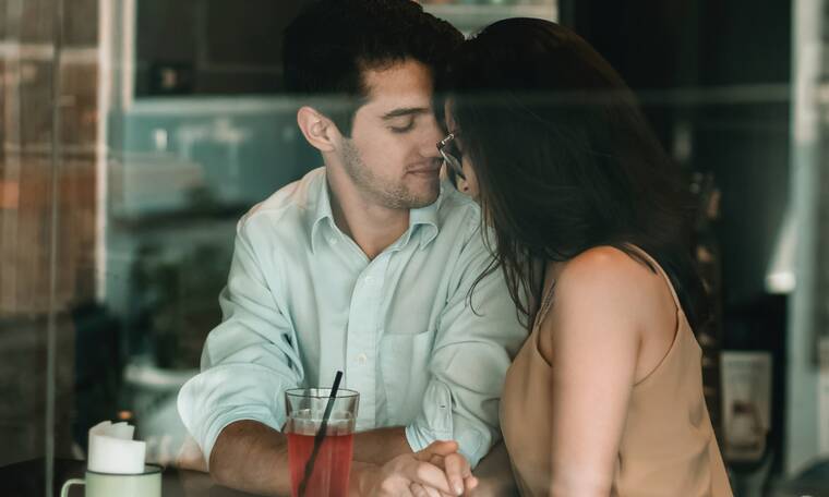 5 γυναικείες συνήθειες που ξενερώνουν τους άντρες με το καλησπέρα