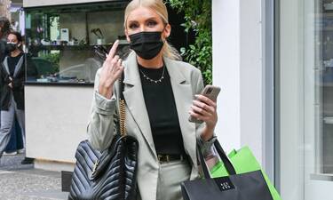 Κατερίνα Καινούργιου: Το απίθανο γκρι κοστούμι και η τσάντα που θέλεις… χθες! Πόσο κοστίζει;