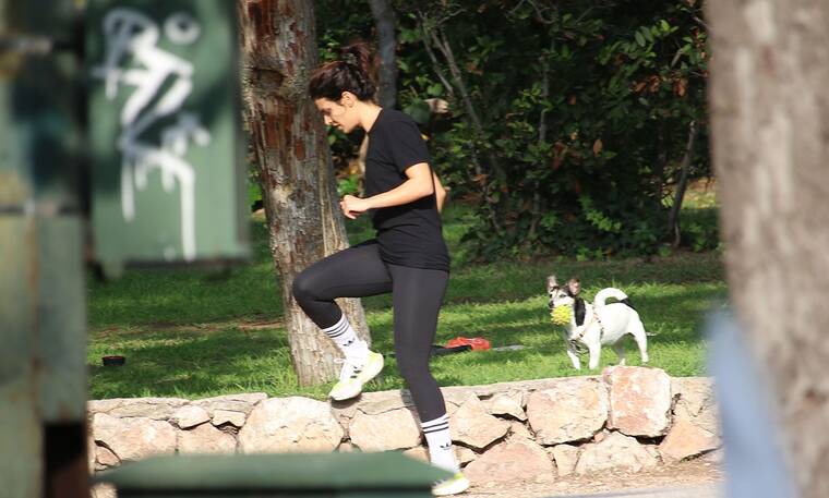 Τόνια Σωτηροπούλου: Έτσι διατηρεί την άψογη σιλουέτα της! Σε πάρκο της Αθήνας για γυμναστική!