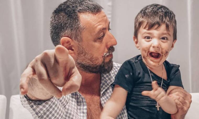 Μάνος Παπαγιάννης: Η απίθανη φώτο με τα παιδιά του ανήμερα των γενεθλίων του
