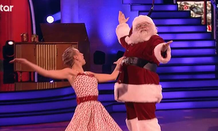 DWTS: Ο Άγιος Βασίλης εισέβαλε στο σόου και χόρεψε το απόλυτο christmas jive!