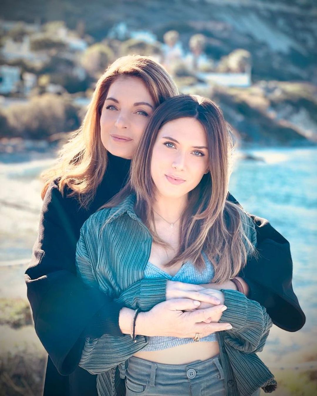 Άντζελα Γκερέκου: Πόζαρε αγκαλιά με τη μητέρα της και "έριξε" το Instagram - Το τρυφερό ποστ!