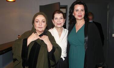 Η Μίρκα Παπακωνσταντίνου μαγνήτισε τα βλέμματα με την παρουσία της σε επίσημη πρεμιέρα παράστασης