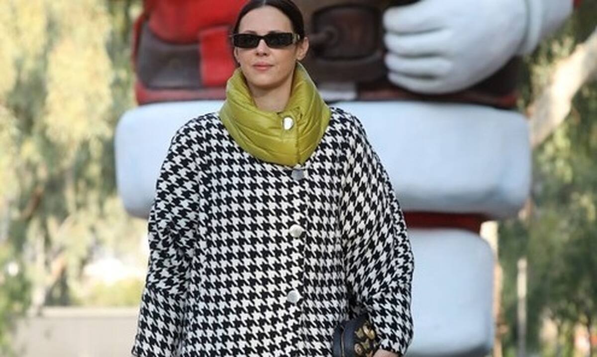 Ραμόνα Βλαντή: Το fashion item που απογείωσε το look της - Ιδανικό για τις κρύες ημέρες του χειμώνα