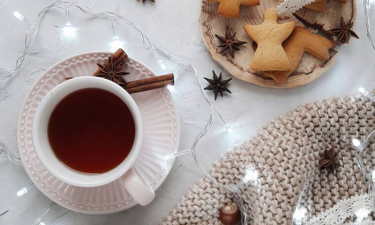 Πώς θα φτιάξεις το απόλυτο τσάι κανέλας για να ζεσταθείς στον χιονιά