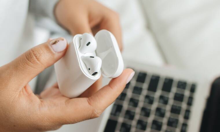 Πώς θα καθαρίσεις τα ακουστικά σου εύκολα και σωστά