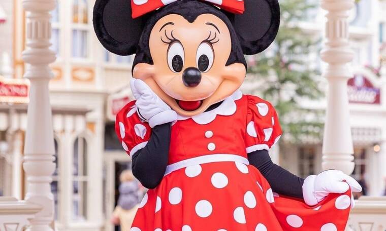H Minnie Mouse έχει νέο κοστούμι που σχεδίασε διάσημος οίκος μόδας