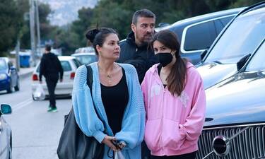 Μαρία Κορινθίου: Οικογενειακή βόλτα με τον Γιάννη Αϊβάζη και την κόρη τους, Ισμήνη