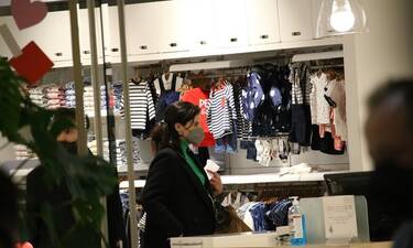Χριστίνα Μπόμπα: Για ψώνια για τις κόρες της - Το απίθανο στιλ της (Photos)