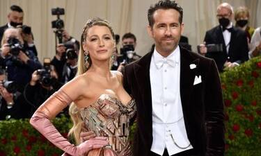 Met Gala: Η στιγμή που ο Ryan Reynolds έμεινε κάγκελο βλέποντας το φόρεμα της συζύγου του να αλλάζει