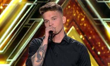 X Factor: Καθηλωτικός ο Θάνος Λάμπρου - Ποιανού καρέκλα πήρε;