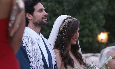 Αυγουστίδης - Κρασσά: Η πιο τρυφερή στιγμή του γάμου τους! (photos)