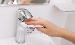 Tips για μαμάδες: Καθαρίστε το μπάνιο με μαγειρική σόδα