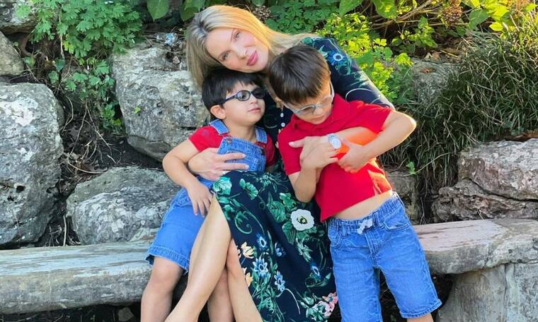 Χριστίνα Αλούπη: Αποκάλυψε το λόγο που και οι δύο γιοι της φορούν γυαλιά