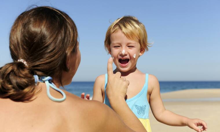 Μωράκια πάνε στην παραλία για πρώτη φορά και οι αντιδράσεις τους είναι απολαυστικές (vid)