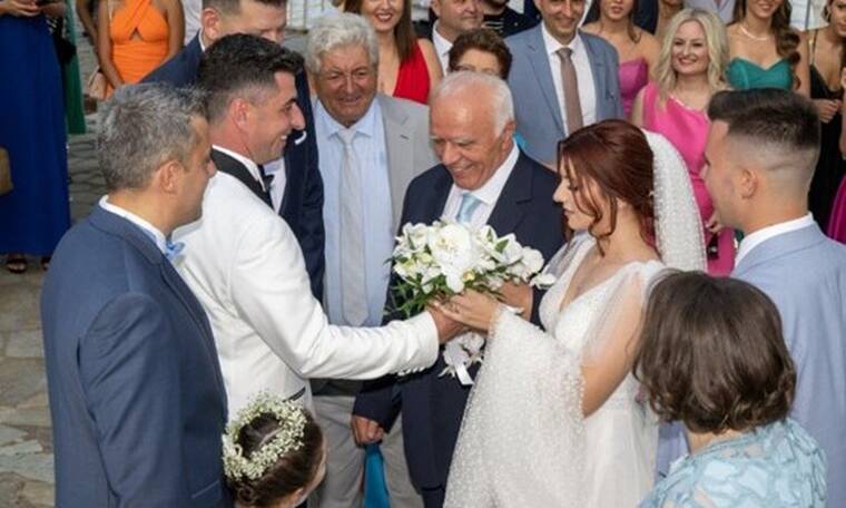 Ο ξεχωριστός γάμος του Βασίλη Κυρίτση και της Κατερίνας Μαχαίρα στα Τριζόνια!