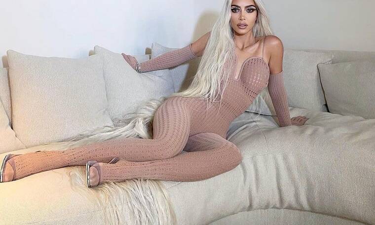 Η Kim Kardashian δείχνει το ποσοστό λίπους της και απαντά στα body shaming