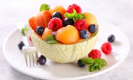 Πεπόνι γεμιστό με ζελέ φρούτων - Το πιο εντυπωσιακό και δροσερό επιδόρπιο