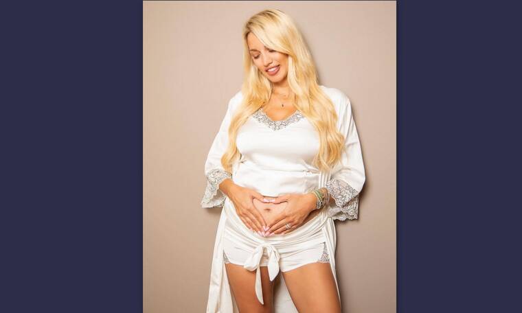 Κωνσταντίνα Σπυροπούλου: Ανακοίνωσε την εγκυμοσύνη της δείχνοντας την φουσκωμένη κοιλιά της