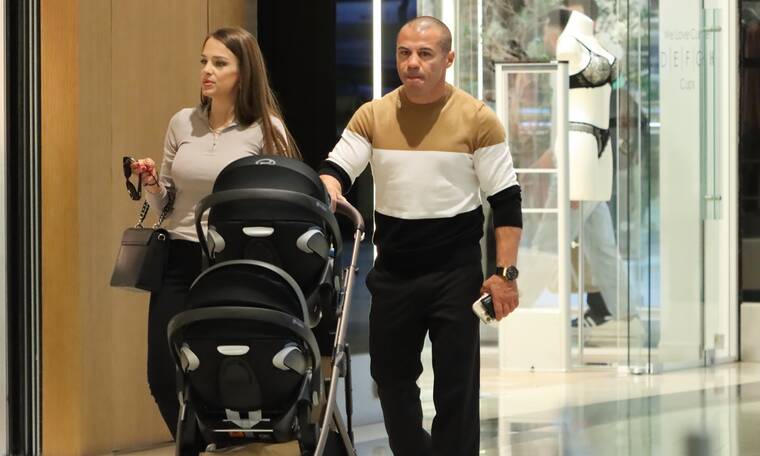 Ζαμπίδης-Ντάσιου: Πρώτη βόλτα με τις δίδυμες κόρες τους για ψώνια!