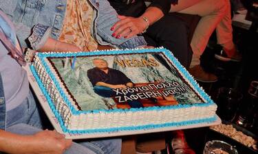 Αποκλειστικό: Η τούρτα - έκπληξη στον Ζαφείρη Μελά για τα γενέθλιά του on stage!