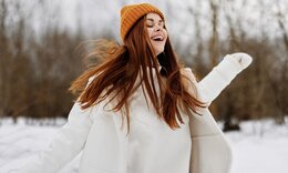 Πώς θα προστατεύσετε τα μαλλιά σας από το κρύο