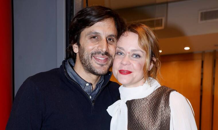Λένα Παπαληγούρα: Στο πλευρό της ο σύζυγός της στην επίσημη πρεμιέρα της στο θέατρο!