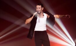 Πέτρος Ιακωβίδης: Μας δίνει ρυθμό με το νέο του τραγούδι - Το δυνατό μήνυμα