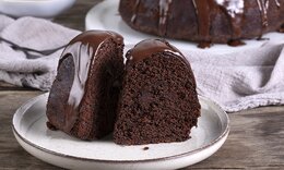 Κέικ με σοκολάτα από τον Άκη Πετρετζίκη
