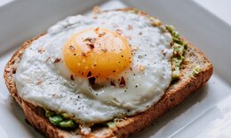 Οι καλύτερες τροφές με πρωτεΐνη για το πρωινό γεύμα